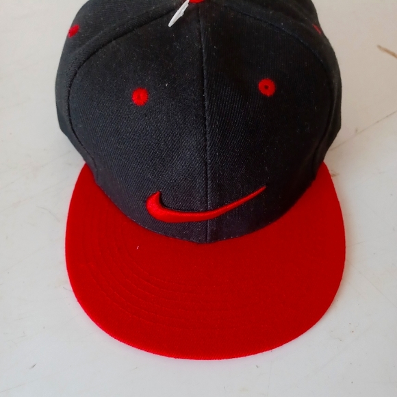 Nike Cap - Picture 1 of 4